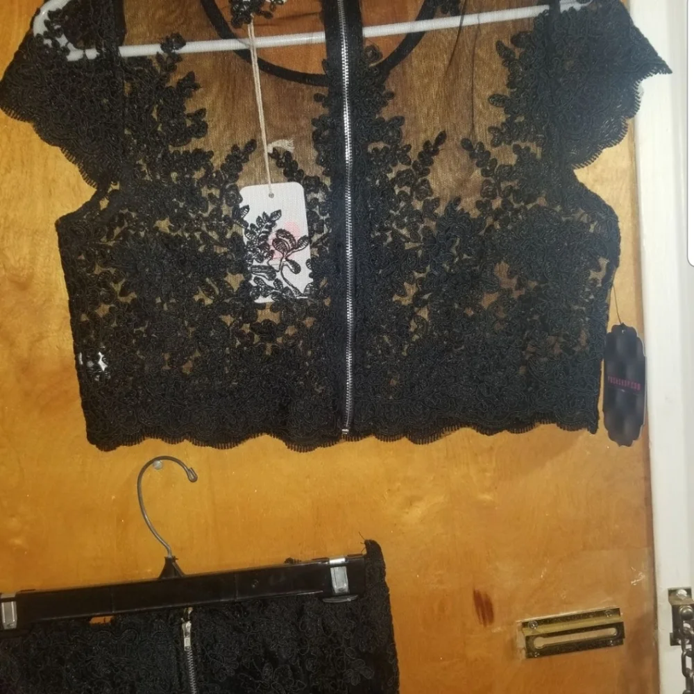 Black lace two piece set - Picture 4 of 7